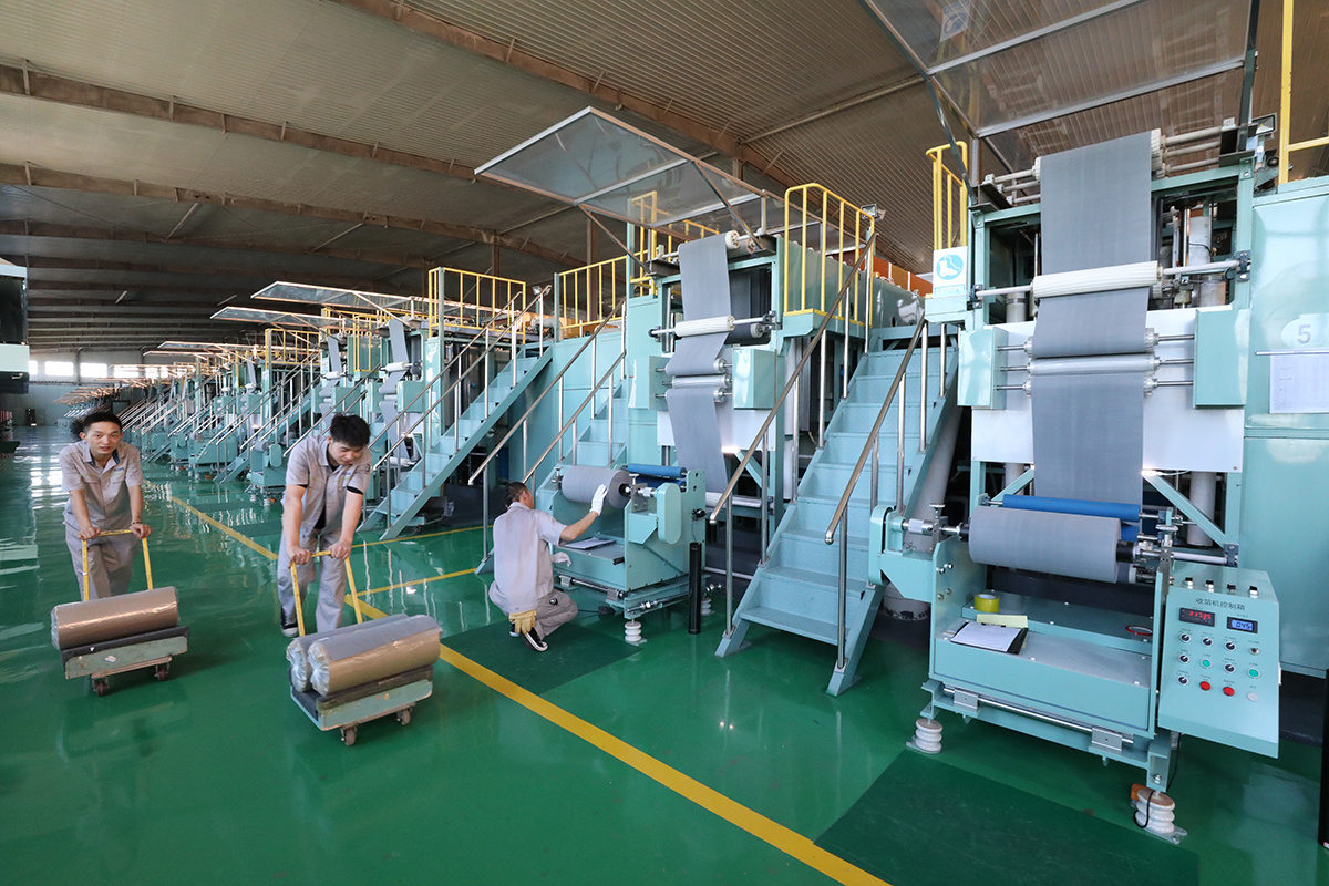 圖片新聞丨鋁箔生產- 七師-師團新聞-兵團胡楊網-兵團胡楊網-新疆兵團